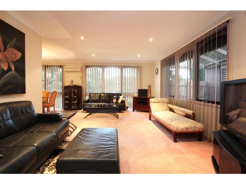 29 Beresford Crescent, Gladstone Park VIC 3043