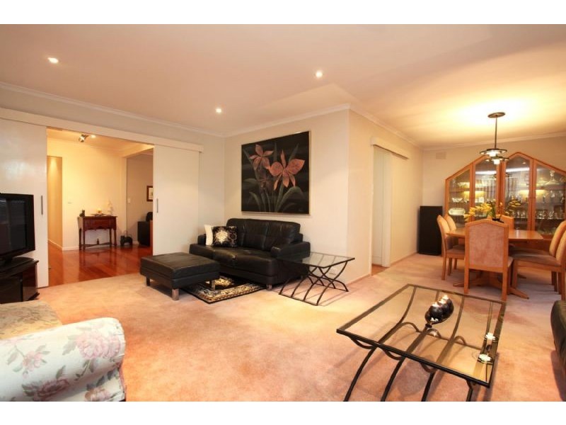 29 Beresford Crescent, Gladstone Park VIC 3043