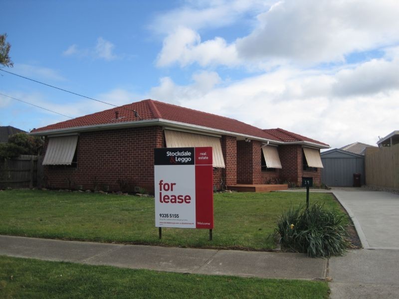 19 Parnell Crescent, Gladstone Park VIC 3043