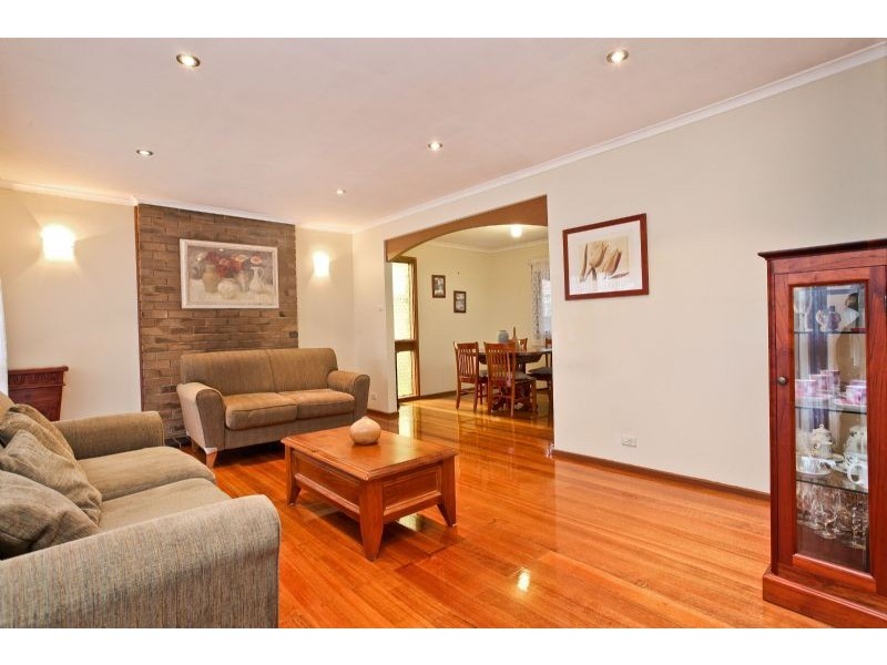 54 Burnleigh Drive, Gladstone Park VIC 3043
