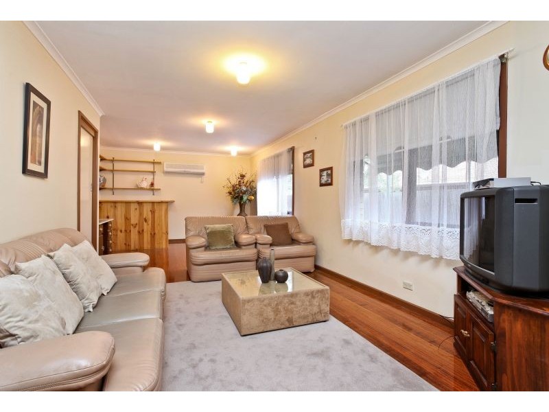 54 Burnleigh Drive, Gladstone Park VIC 3043