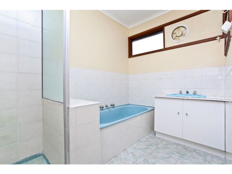 54 Burnleigh Drive, Gladstone Park VIC 3043