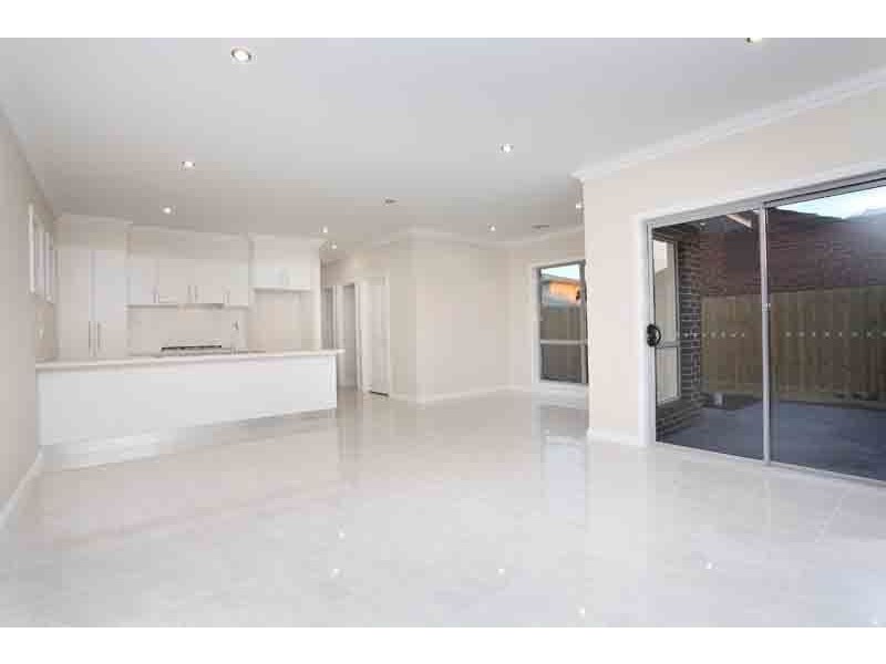 3/27 Waratah Avenue, Tullamarine VIC 3043