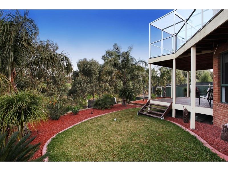 16 Arkley Drive, Greenvale VIC 3059