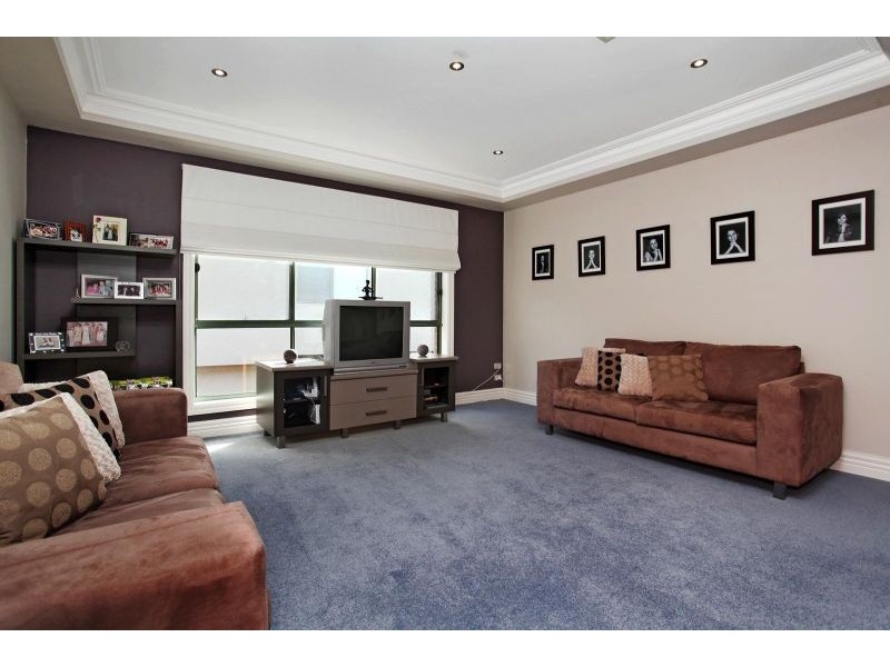 16 Arkley Drive, Greenvale VIC 3059