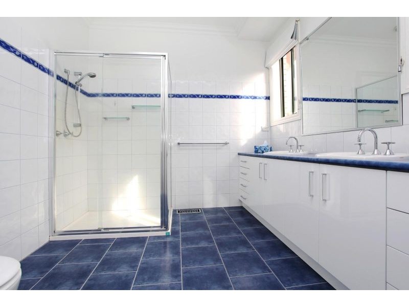 16 Arkley Drive, Greenvale VIC 3059
