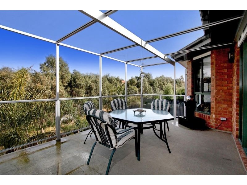 16 Arkley Drive, Greenvale VIC 3059