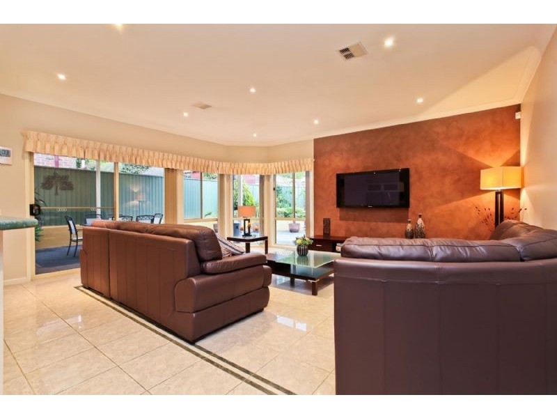 56 Alanbrae Terrace, Attwood VIC 3049