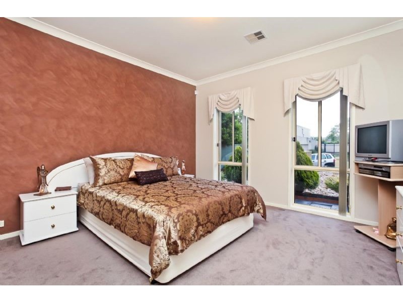 56 Alanbrae Terrace, Attwood VIC 3049