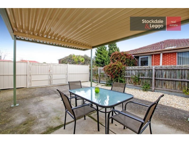 239 Carrick Drive, Gladstone Park VIC 3043