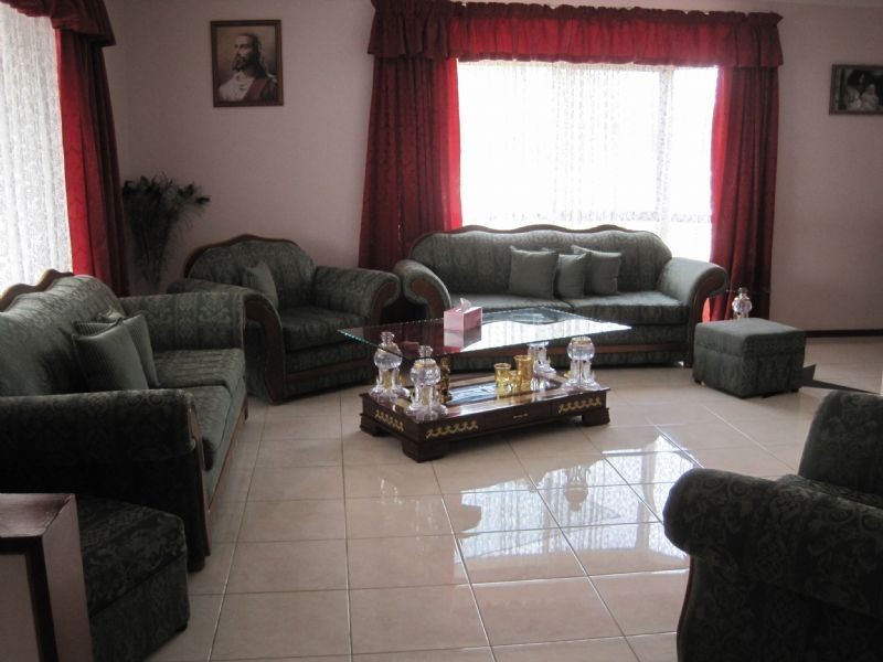 104 Lenoak Street, Gladstone Park VIC 3043