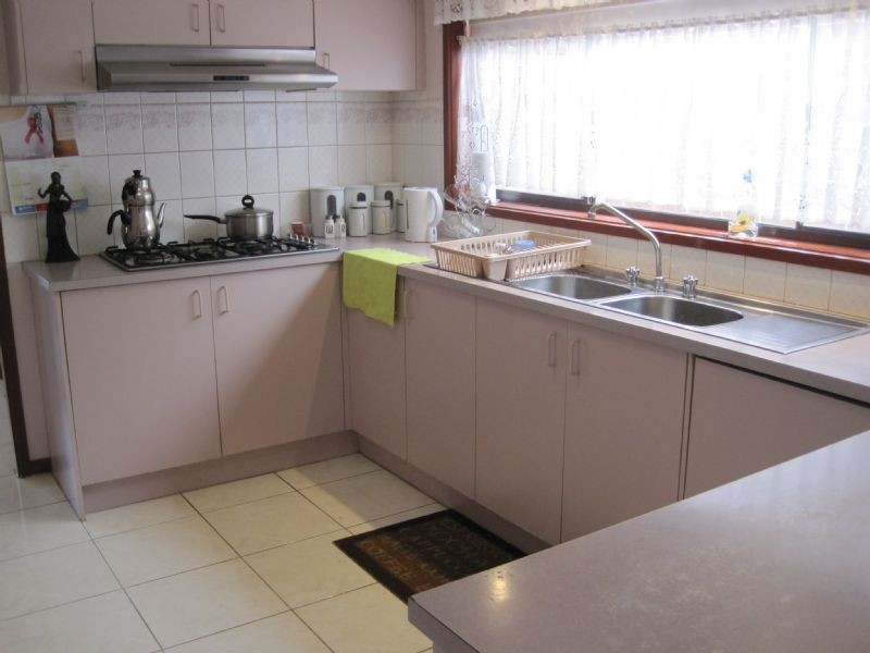 104 Lenoak Street, Gladstone Park VIC 3043