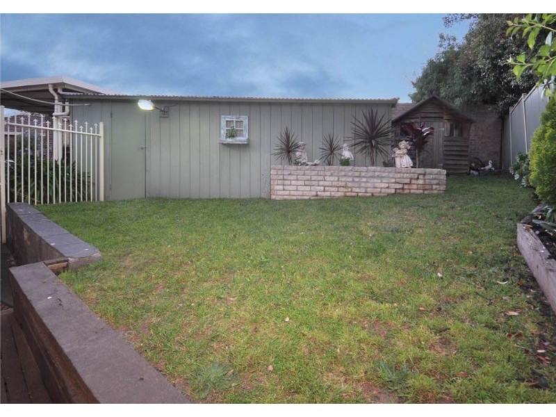 9 Forest Court, Gladstone Park VIC 3043