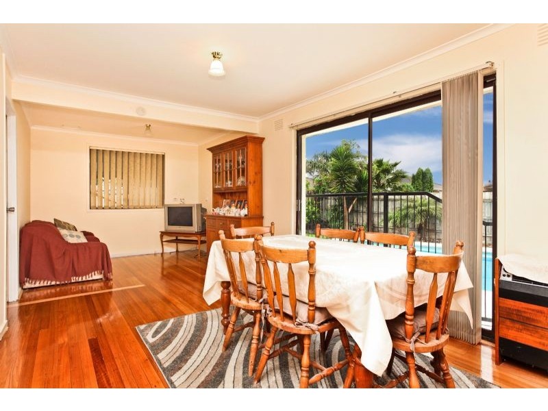 7 Byfield Close, Gladstone Park VIC 3043