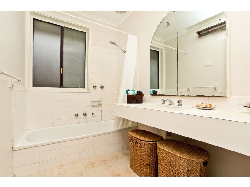 7 Byfield Close, Gladstone Park VIC 3043