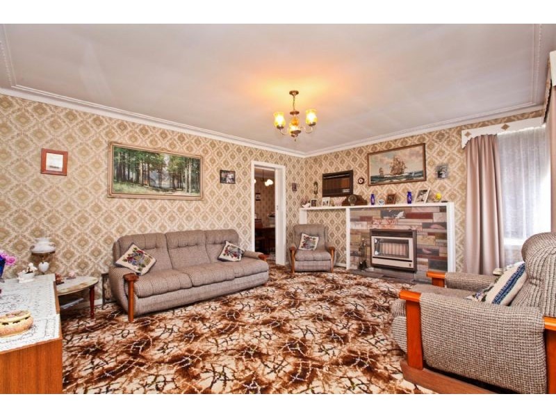 10 Bamford Avenue, Westmeadows VIC 3049