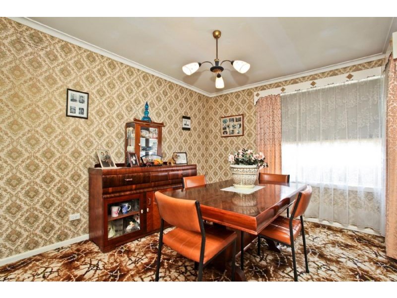 10 Bamford Avenue, Westmeadows VIC 3049