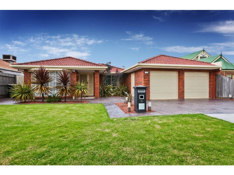 11 Ogilvy Avenue, Greenvale VIC 3059