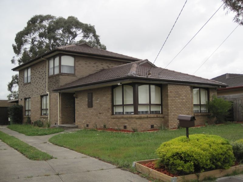 24 Burnleigh Drive, Gladstone Park VIC 3043