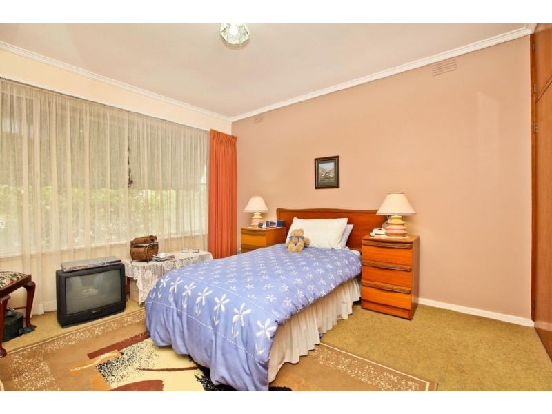 15 Tadstan Drive, Tullamarine VIC 3043