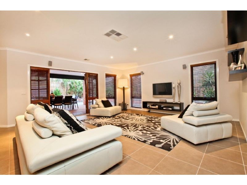 99 Clare Boulevard, Greenvale VIC 3059