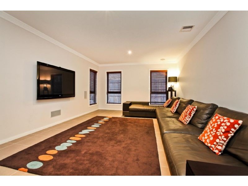 99 Clare Boulevard, Greenvale VIC 3059