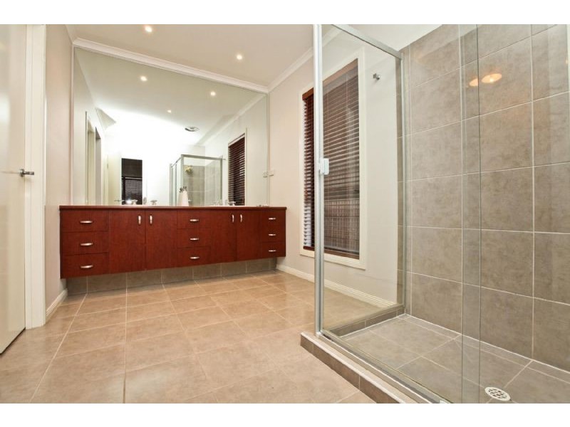 99 Clare Boulevard, Greenvale VIC 3059