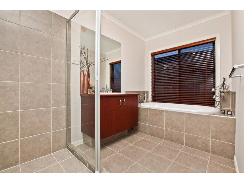 99 Clare Boulevard, Greenvale VIC 3059