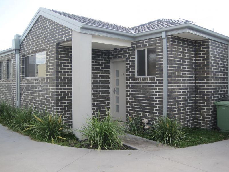 4/44 Sharps Road, Tullamarine VIC 3043