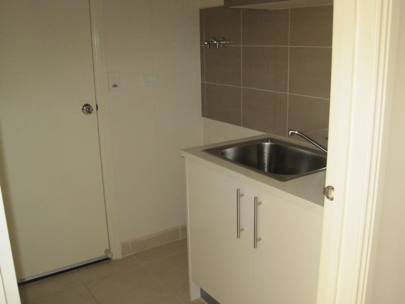 4/44 Sharps Road, Tullamarine VIC 3043