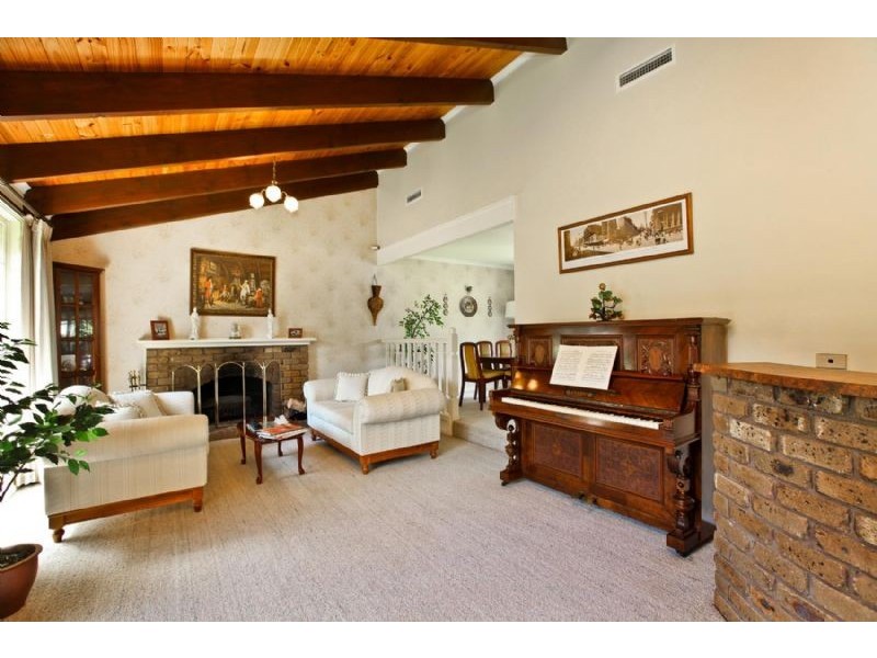 12 Halsham Court, Greenvale VIC 3059