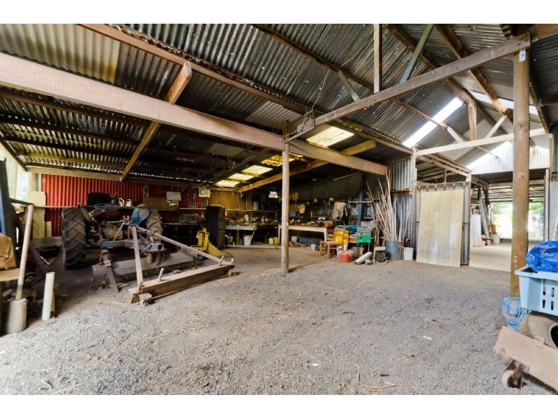 220 Konagadeera Road, Oaklands Junction VIC 3063