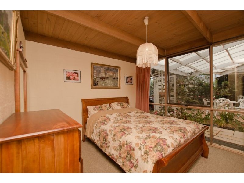 220 Konagadeera Road, Oaklands Junction VIC 3063