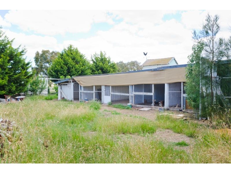 220 Konagadeera Road, Oaklands Junction VIC 3063