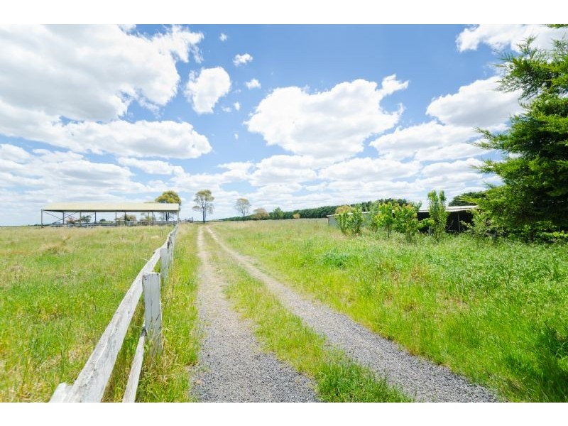 220 Konagadeera Road, Oaklands Junction VIC 3063