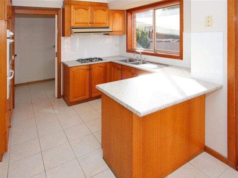 2/15 Crampton Crescent, Mill Park VIC 3082