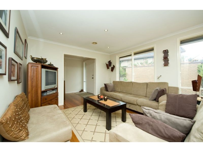 240 Carrick Drive, Gladstone Park VIC 3043