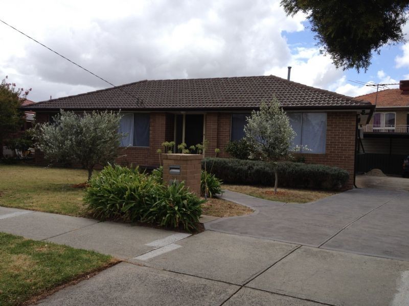 21 Grantly Drive, Gladstone Park VIC 3043