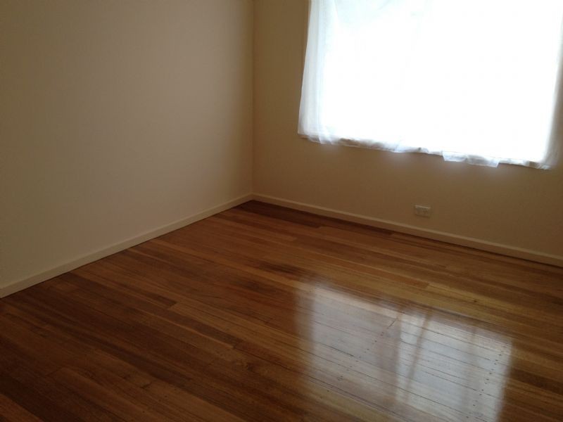 21 Grantly Drive, Gladstone Park VIC 3043