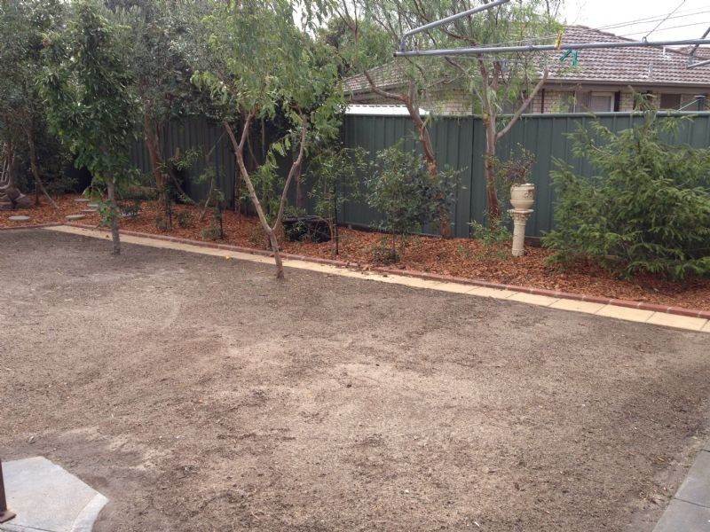 21 Grantly Drive, Gladstone Park VIC 3043