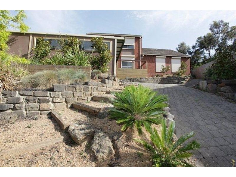 10 Ramsey Close, Gladstone Park VIC 3043