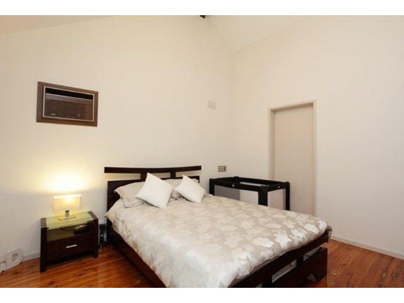 10 Ramsey Close, Gladstone Park VIC 3043