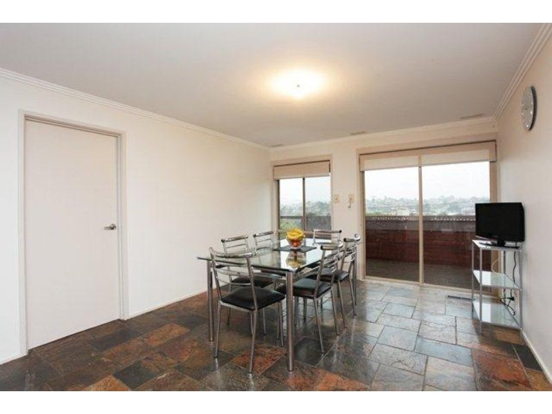 10 Ramsey Close, Gladstone Park VIC 3043