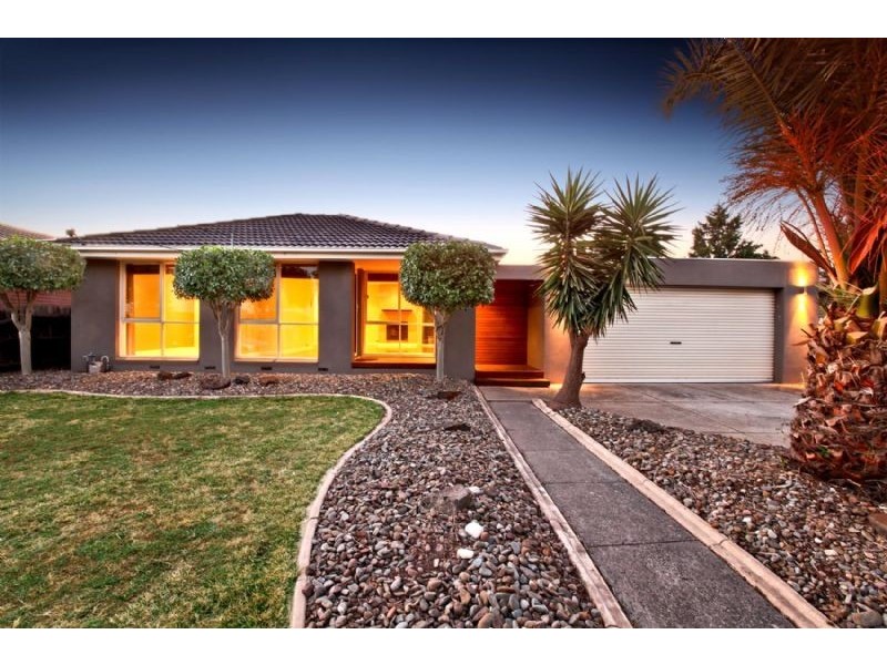 63 Lenoak Street, Gladstone Park VIC 3043