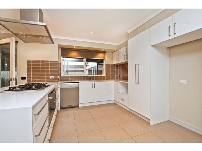 63 Lenoak Street, Gladstone Park VIC 3043