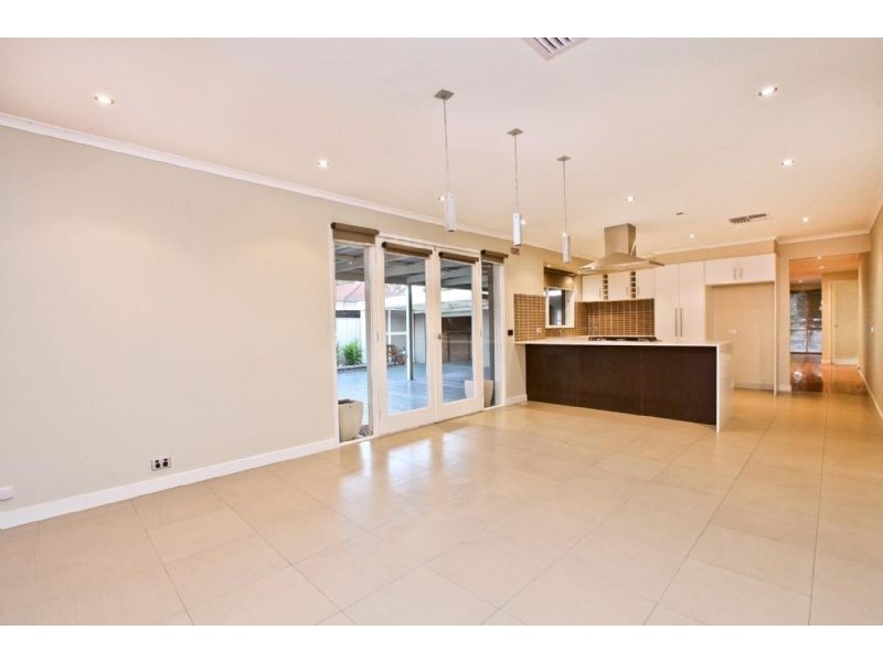 63 Lenoak Street, Gladstone Park VIC 3043