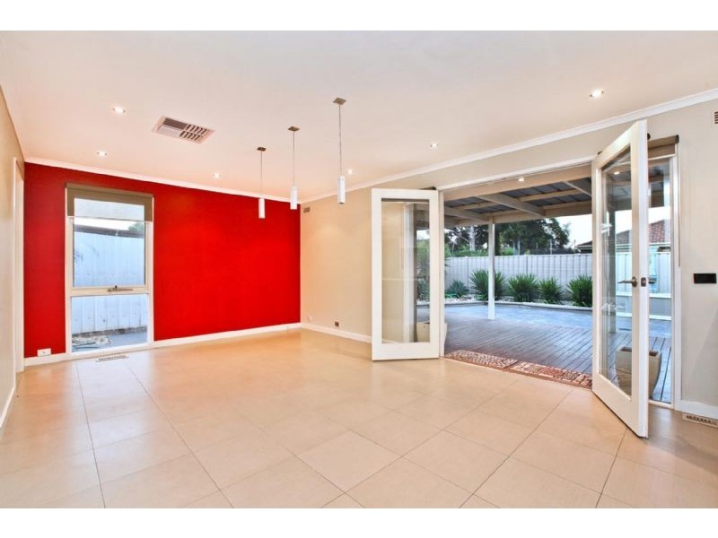 63 Lenoak Street, Gladstone Park VIC 3043