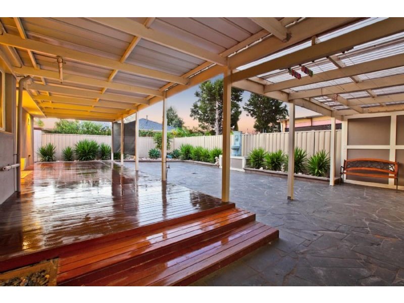 63 Lenoak Street, Gladstone Park VIC 3043