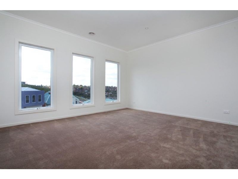 4 Birk Court, Gowanbrae VIC 3043