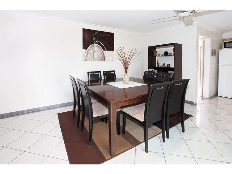 2 Abbey Court, Gladstone Park VIC 3043